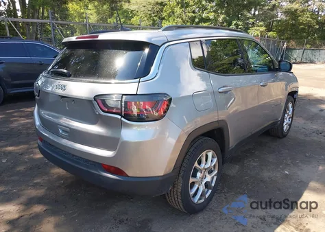 2022 Jeep Compass Latitude Lux 4X4 z USA, uszkodzony, nr VIN 3C4NJDFB4NT207018